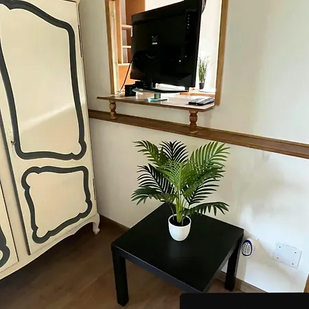 Appartement Au Lion D'Or à Les Roches-l'Eveque Extérieur photo