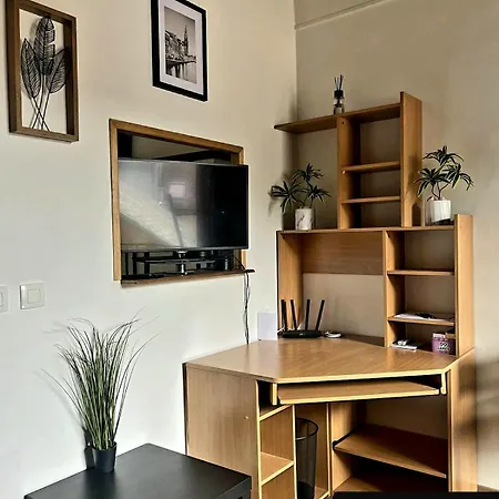 Appartement Au Lion D'Or à Les Roches-l'Eveque Extérieur photo